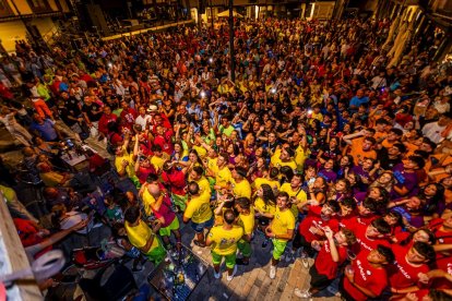 La plaza estalla durante el pregón