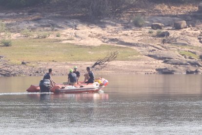 Segunda jornada de búsqueda del joven desaparecido en las aguas de Playa Pita.