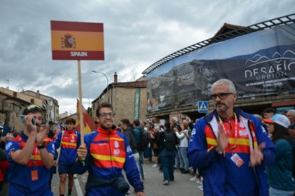 Los integrantes de la selección española durante la presentación de los equipos.