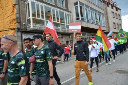 Covaleda acogió el acto inaugural con el desfile de selecciones