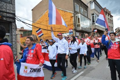 Covaleda acogió el acto inaugural con el desfile de selecciones