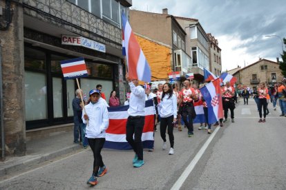 Covaleda acogió el acto inaugural con el desfile de selecciones