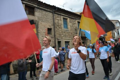 Covaleda acogió el acto inaugural con el desfile de selecciones