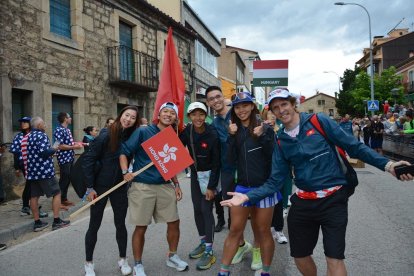 Covaleda acogió el acto inaugural con el desfile de selecciones