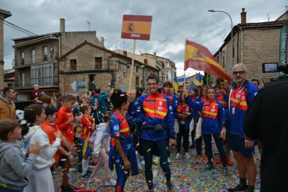 Covaleda acogió el acto inaugural con el desfile de selecciones