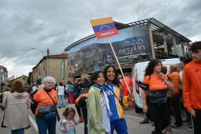 Covaleda acogió el acto inaugural con el desfile de selecciones