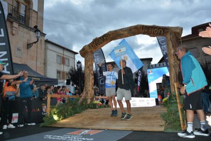 Covaleda acogió el acto inaugural con el desfile de selecciones