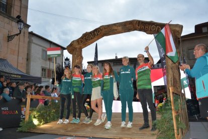 Covaleda acogió el acto inaugural con el desfile de selecciones