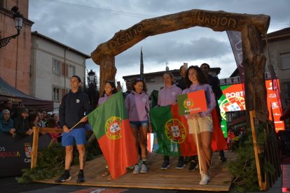 Covaleda acogió el acto inaugural con el desfile de selecciones