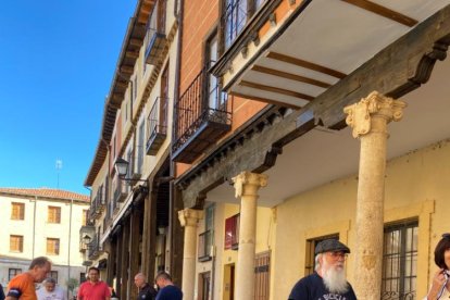 La Vuelta a Soria celebra su cuarta edición con El Burgo de Osma como 'sede' y los mejores ejemplares de motos clásicas.