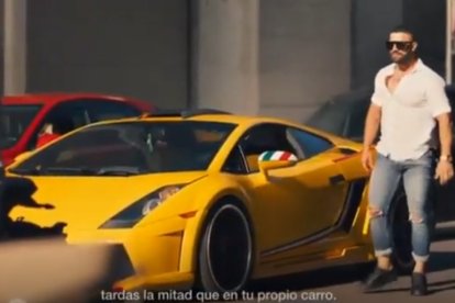 El joven burgense Adrián Otero ha participado en la campaña a bordo del Lamborghini amarillo.