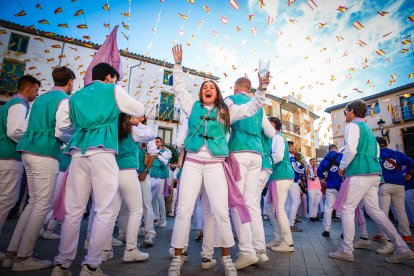 Ólvega comienza sus fiestas con un estallido de alegría.