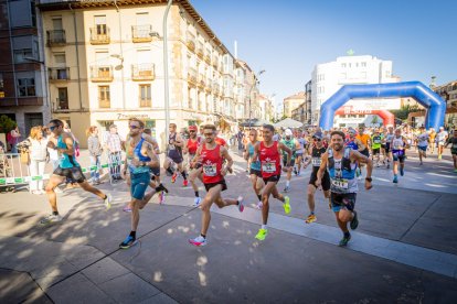 Imagen de la salida de la carrera en Mariano Granados.