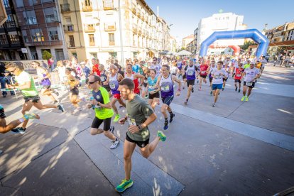 Fermín Cacho fue uno de los padrinos de la prueba del Puente del Canto.