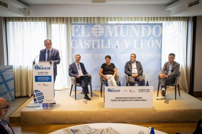 Mesa de debate: Turismo micológico como fuente de riqueza en el medio rural