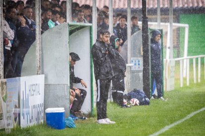 El agua fue protagonista durante el encuentro