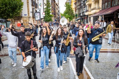 La charanga llenó el centro de Soria de música y fiesta