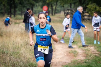 Los jóvenes atletas en las pruebas de bici y carrera