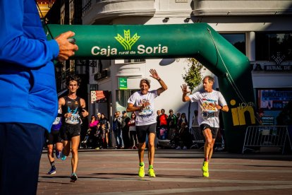 Fermín Cacho y Abel Antón tomaron parte en la prueba de cinco kilómetros.