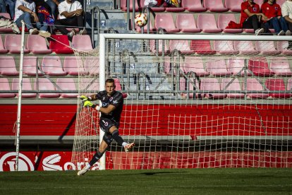 Otra victoria de los rojillos que siguen lideres