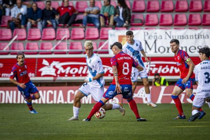 Otra victoria de los rojillos que siguen lideres