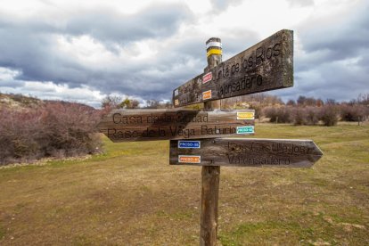 Cartel indicativo de la ruta en el monte Valonsadero