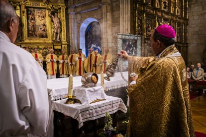 El oficio fue celebrado en la remodelada Concatedral de San Pedro