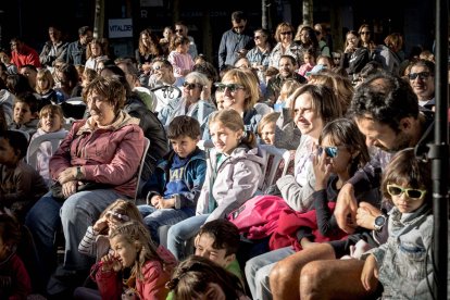 El espectáculo infantil ha tenido lugar en la plaza de las Mujeres.