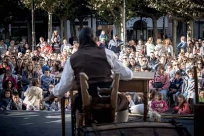 El espectáculo infantil ha tenido lugar en la plaza de las Mujeres.