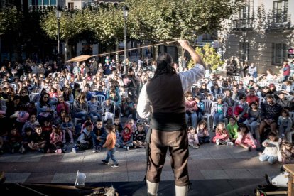 El espectáculo infantil ha tenido lugar en la plaza de las Mujeres.