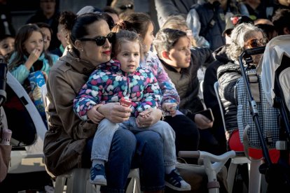 El espectáculo infantil ha tenido lugar en la plaza de las Mujeres.