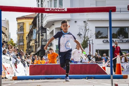 Los escolares compitieron y disfrutaron con las pruebas