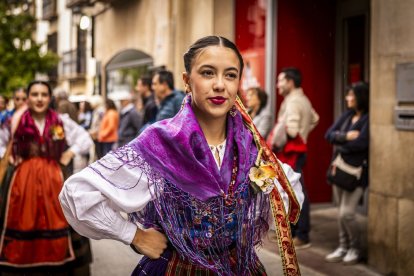 Danzas y músicas folclóricas por las calles de Soria