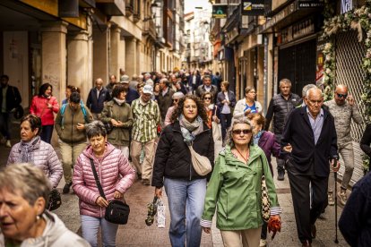 Danzas y músicas folclóricas por las calles de Soria