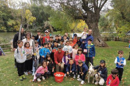 Los más jóvenes aprenden y disfrutan de la pesca