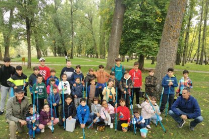 Los más jóvenes aprenden y disfrutan de la pesca