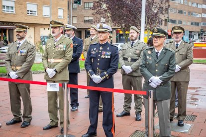 Acto conmemorativo en la plaza del Centro Cívico Bécquer.