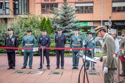 Acto conmemorativo en la plaza del Centro Cívico Bécquer.