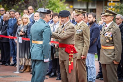 Acto conmemorativo en la plaza del Centro Cívico Bécquer.