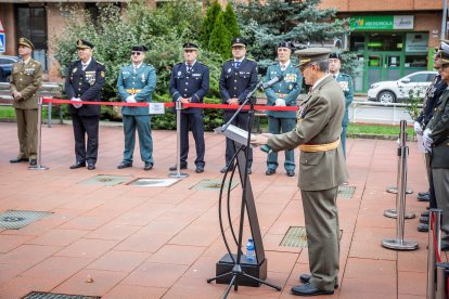 Acto conmemorativo en la plaza del Centro Cívico Bécquer.