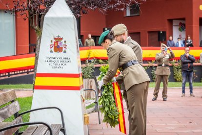 Acto conmemorativo en la plaza del Centro Cívico Bécquer.