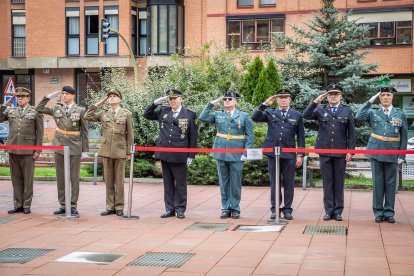 Acto conmemorativo en la plaza del Centro Cívico Bécquer.