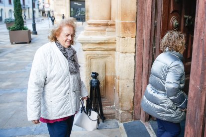 Rosario Bermudo entrando a los juzgados de Soria.