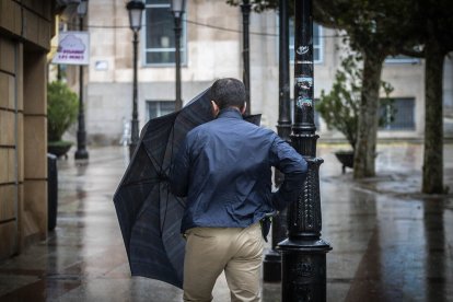 El temporal provoca fuertes rachas de viento y lluvia.