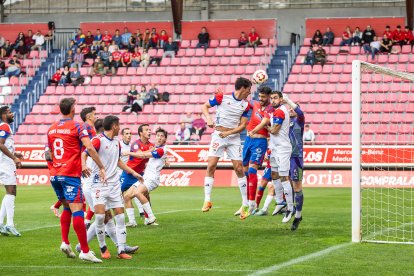 Poco premio para un Numancia que dispuso de más y mejores ocasiones que el rival.