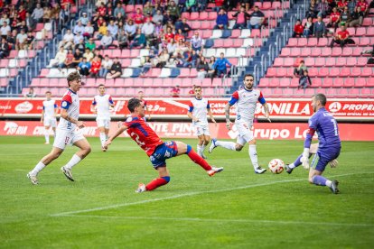 Poco premio para un Numancia que dispuso de más y mejores ocasiones que el rival.