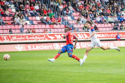 Poco premio para un Numancia que dispuso de más y mejores ocasiones que el rival.