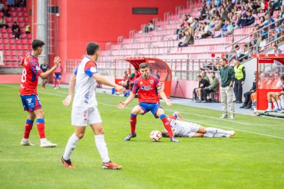 Poco premio para un Numancia que dispuso de más y mejores ocasiones que el rival.