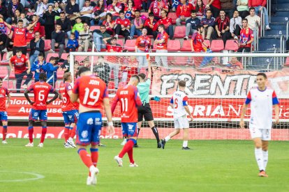 Poco premio para un Numancia que dispuso de más y mejores ocasiones que el rival.