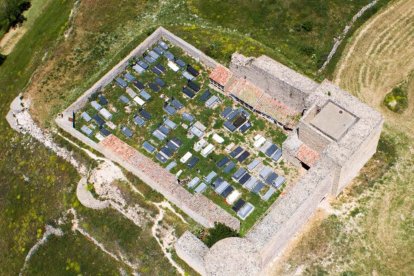 Cementerio en el castillo de Medinaceli.